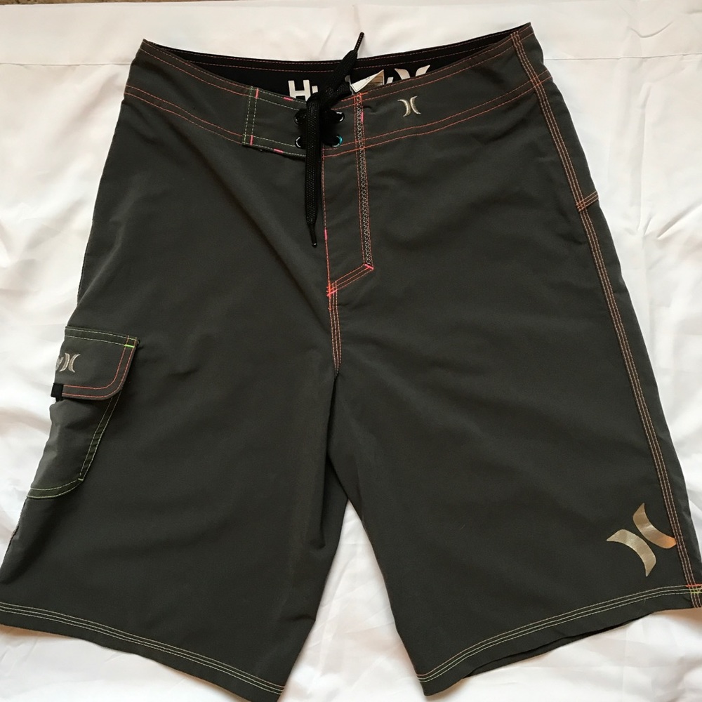 Hurley woman's board-shorts size 28